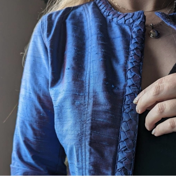 Chico's Royal Blue Iridescent 100% Silk Open Blazer Jkt w/ Braided edges sz1 M - Picture 10 of 10